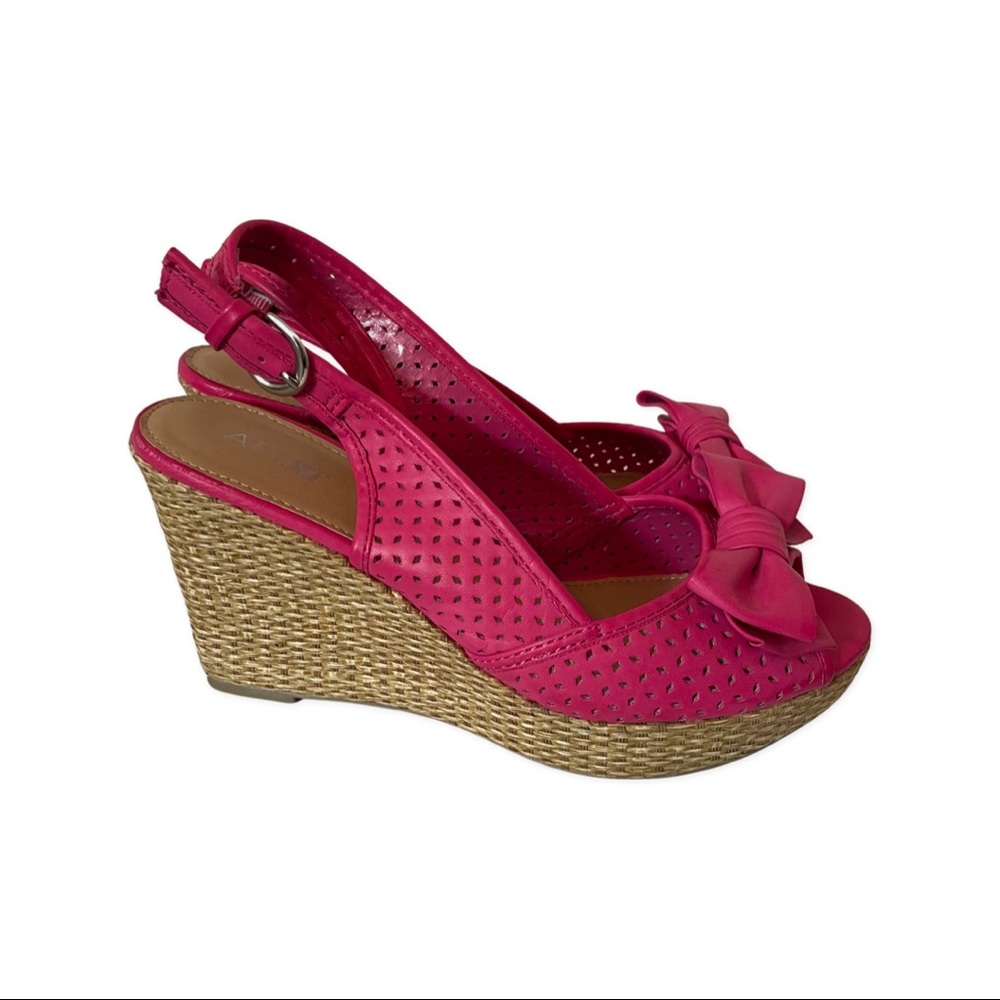 Apt. 9 Pink Wedge Heel Sandals Size 6.5